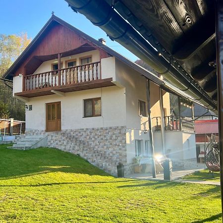 Cabana Baraj Apuseni Mountains Mihoesti Buitenkant foto