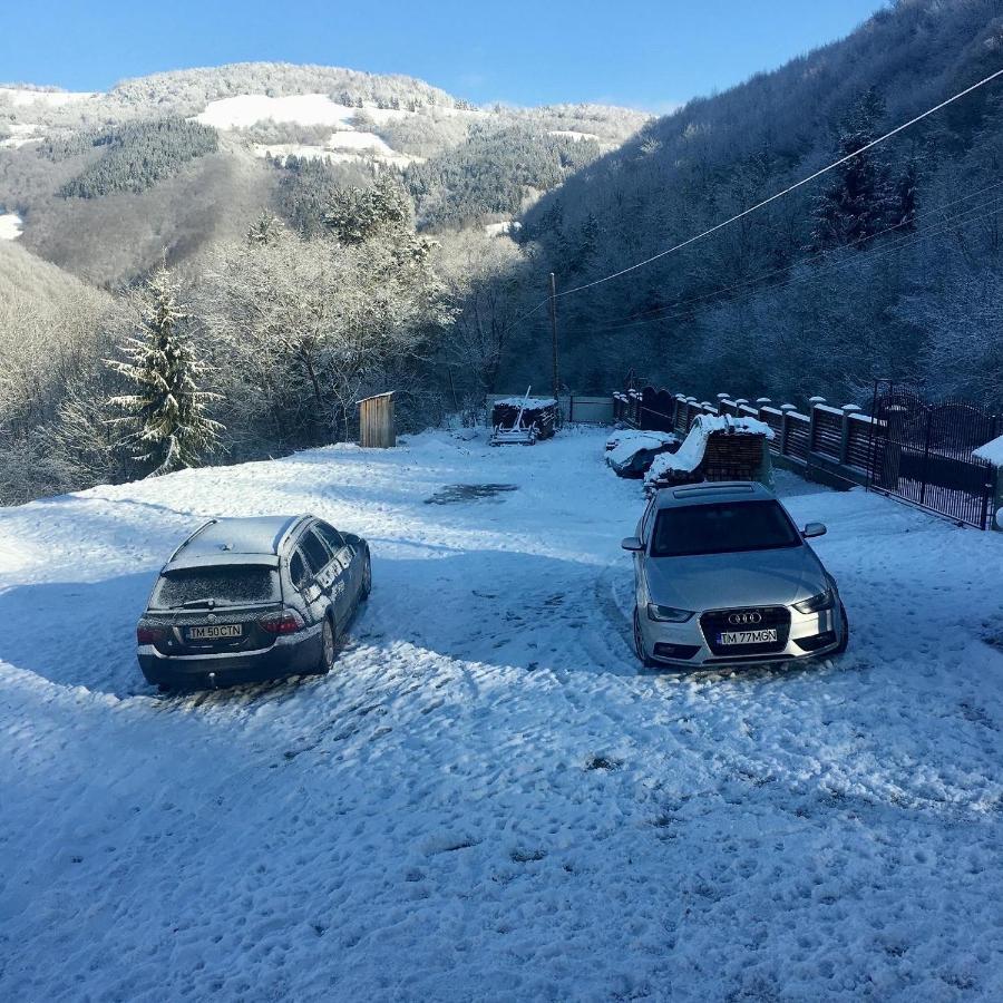 Cabana Baraj Apuseni Mountains Mihoesti Buitenkant foto