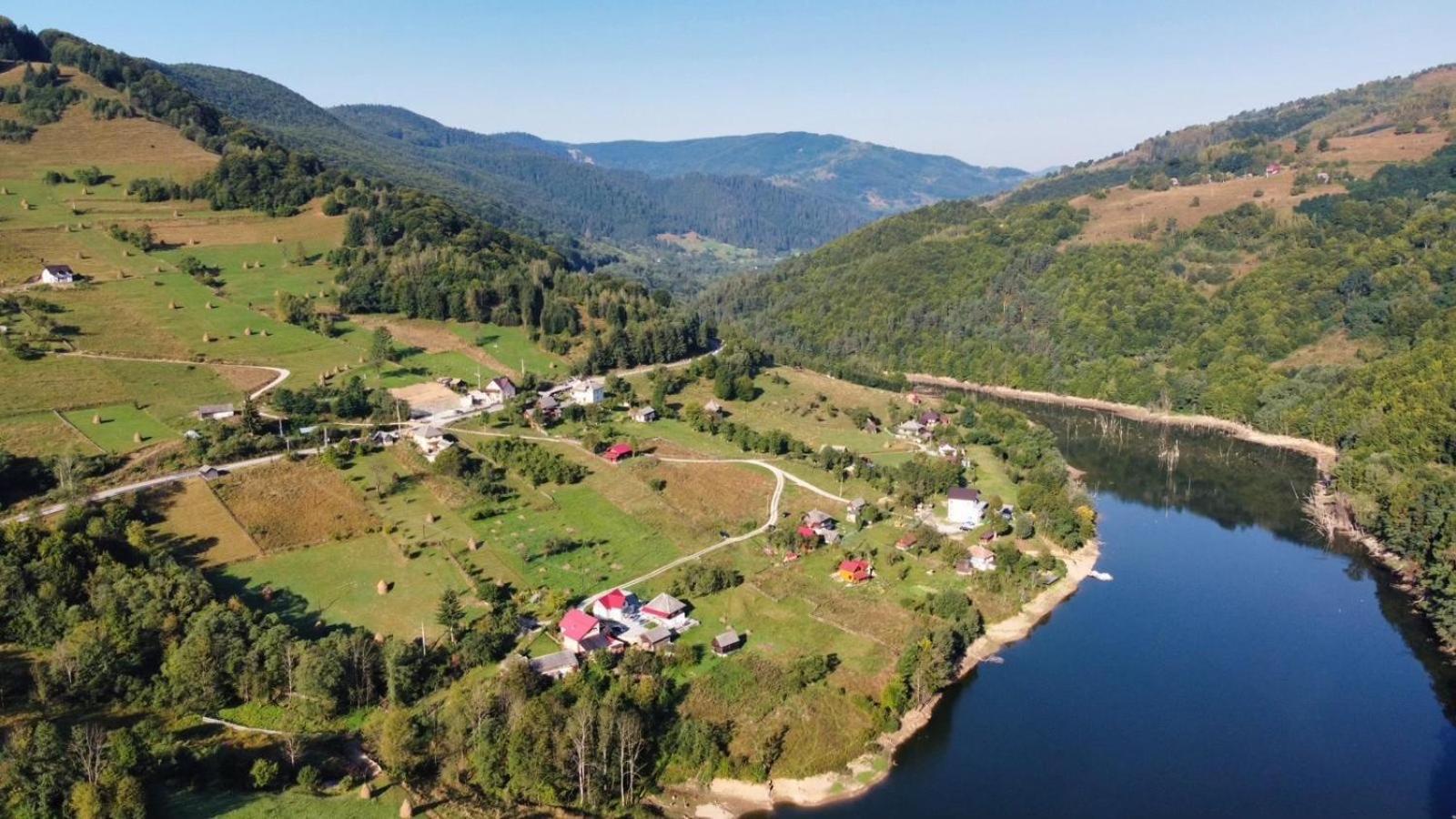 Cabana Baraj Apuseni Mountains Mihoesti Buitenkant foto