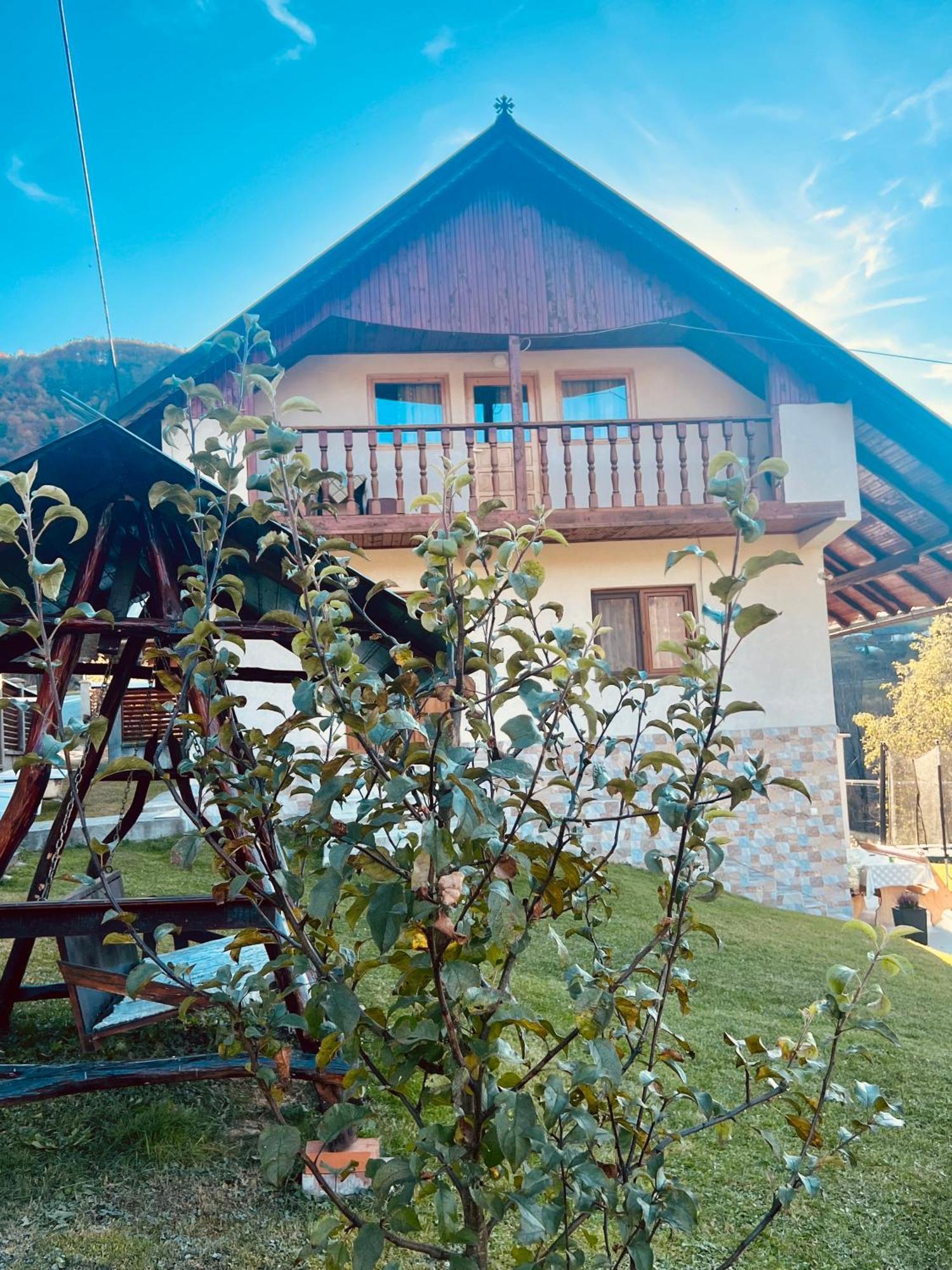 Cabana Baraj Apuseni Mountains Mihoesti Buitenkant foto